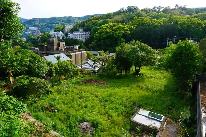 熱海市西山町・敷地約431坪　広大で平坦な温泉引込可能な売地