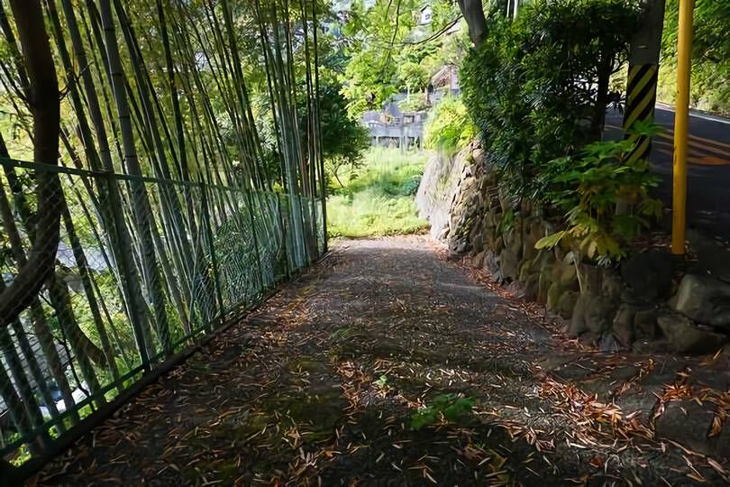 熱海市西山町・敷地約431坪　広大で平坦な温泉引込可能な売地