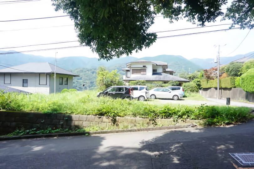 湯河原町宮上・敷地面積約112坪・陽当たり良好角地の温泉権利付売地