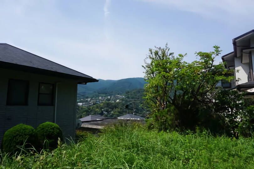 湯河原町宮上・敷地面積約112坪・陽当たり良好角地の温泉権利付売地