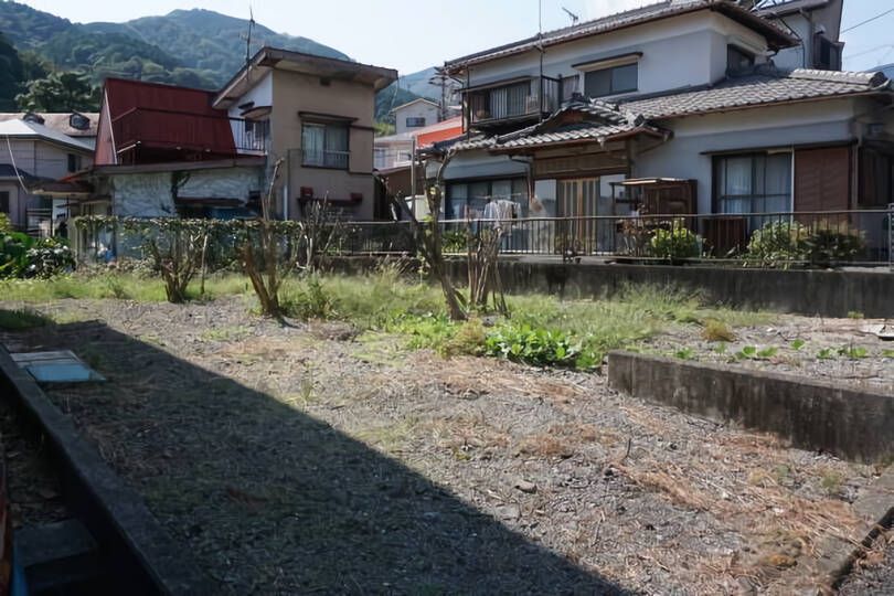 現地