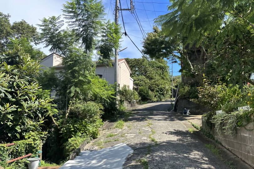 熱海市網代・緑豊かな自然に囲まれた温泉引込可能な売地　約250坪