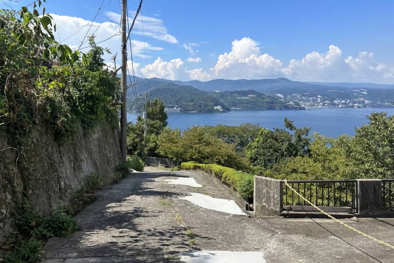 熱海市網代・緑豊かな自然に囲まれた温泉引込可能な売地　約250坪