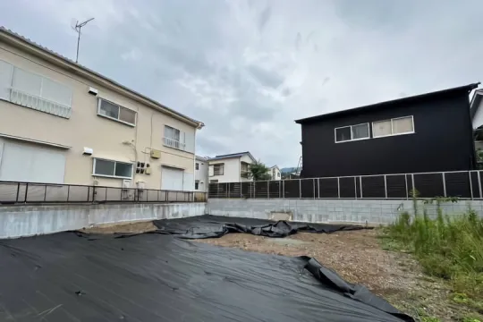 湯河原町土肥・駅徒歩圏&平坦地に所在の建築条件なしの売地 約48坪