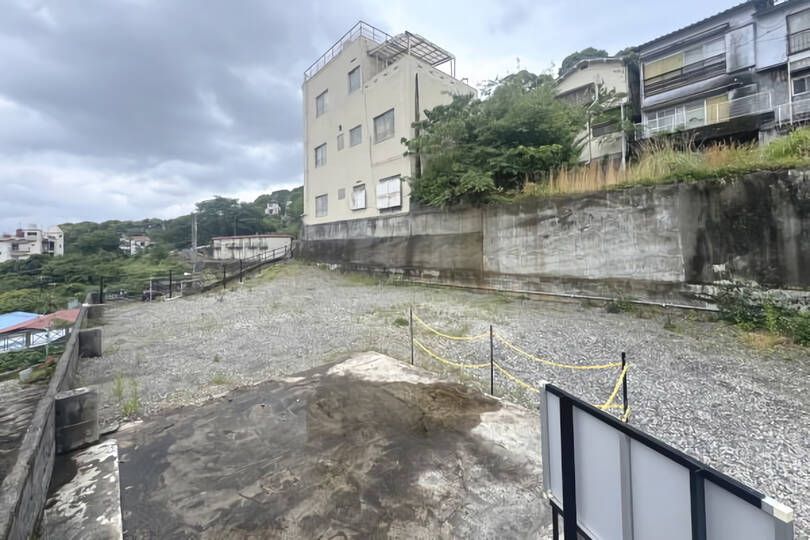 現地