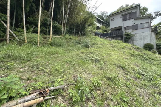 熱海市西熱海2丁目・静寂と自然を満喫する住環境の売地　約144坪