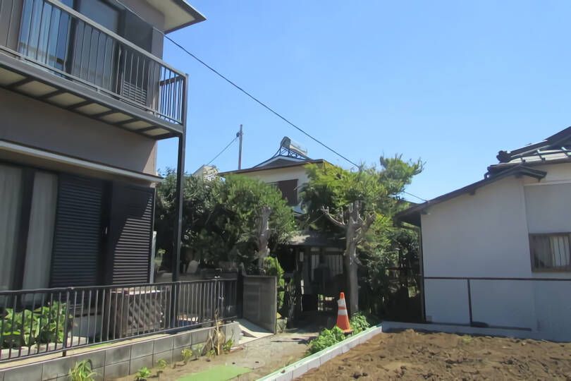 小田原市国府津・生活・交通便良好な大型住宅付き売地　敷地約92坪