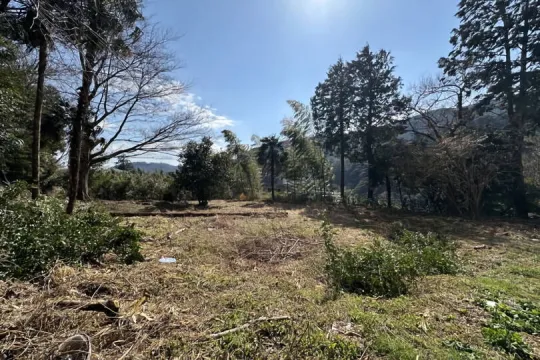 熱海市梅園町・敷地約176坪 山々の借景を愉しむ温泉引込可能な売地