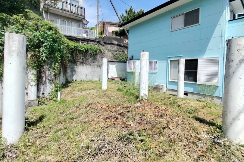 熱海市梅園町・四季の彩りと静寂に包まれる陽当たり良好な売地 約89坪