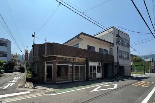 熱海市下多賀・駅&海共に徒歩約2分 敷地約71坪平坦角地の古家付売地