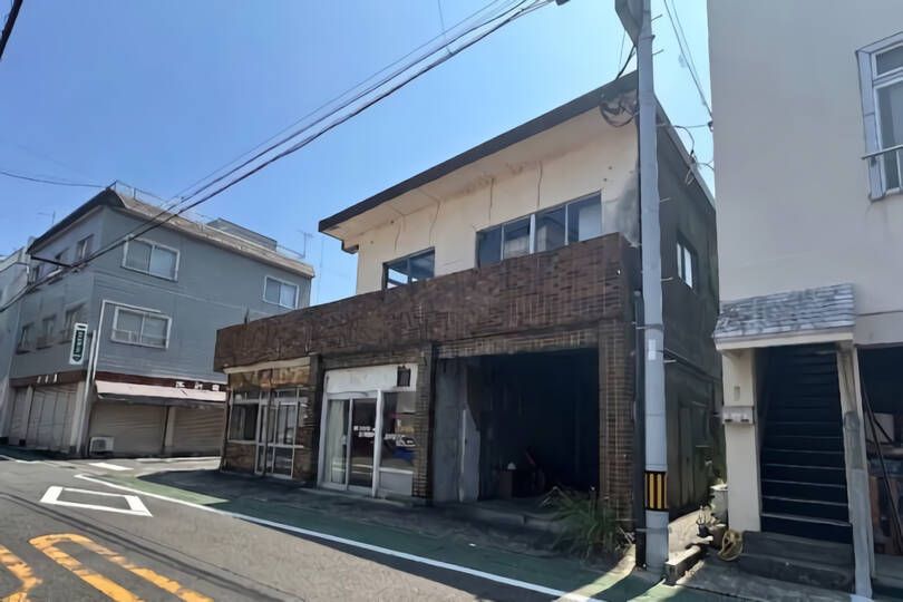 熱海市下多賀・駅＆海共に徒歩約2分 敷地約71坪平坦角地の古家付売地