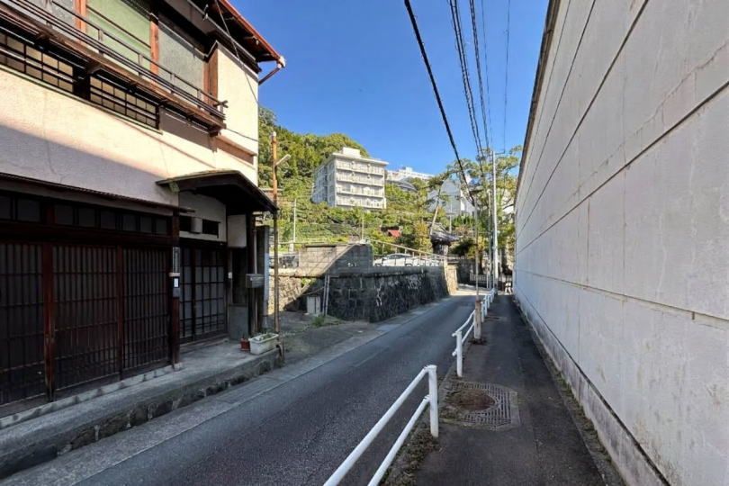 現地