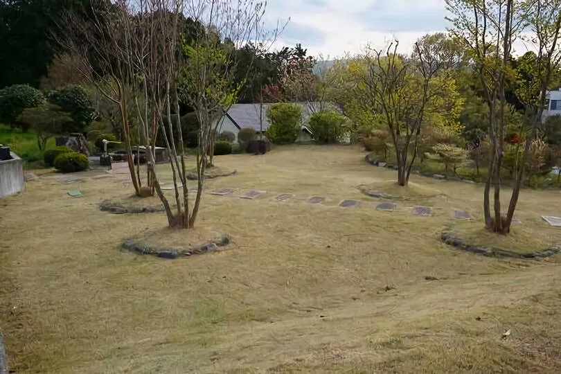 管理事務所横公園