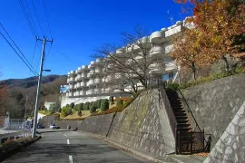 【相模灘を一望】伊豆山高台に佇むハイグレード物件