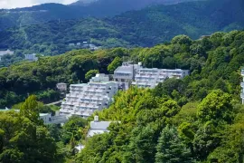 熱海林が丘の高台|光あふれる開放的な展望温泉付マンション