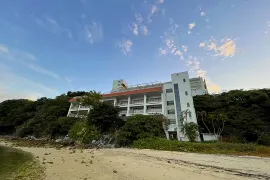 沖縄本部町|プライベートビーチ完備の海前コンドミニアム